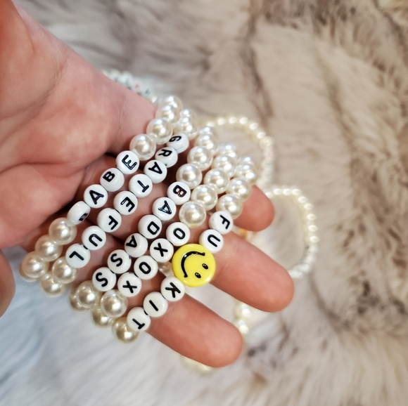 HOTTIE beaded bracelet - Picture 3 of 3